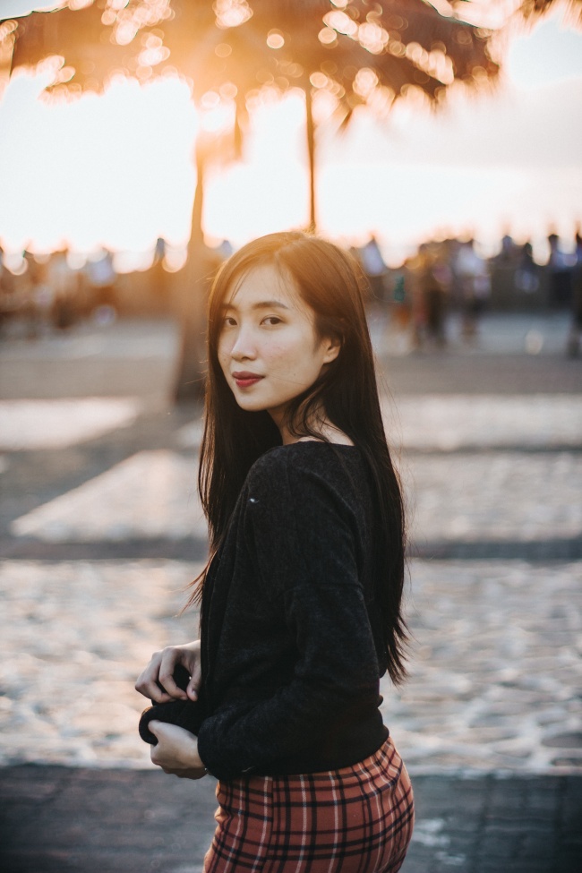 红帘之后